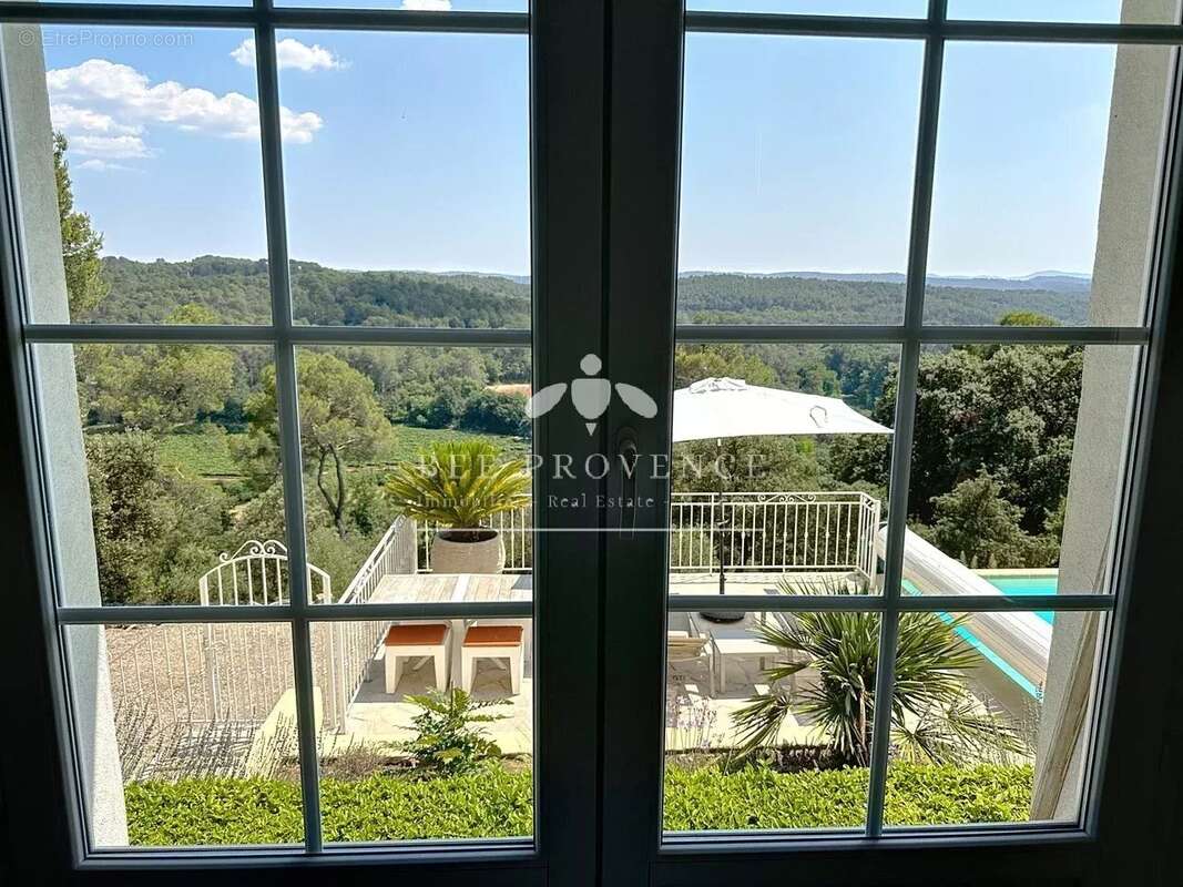 Maison à ENTRECASTEAUX