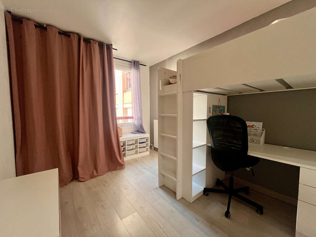 Appartement à CARROS