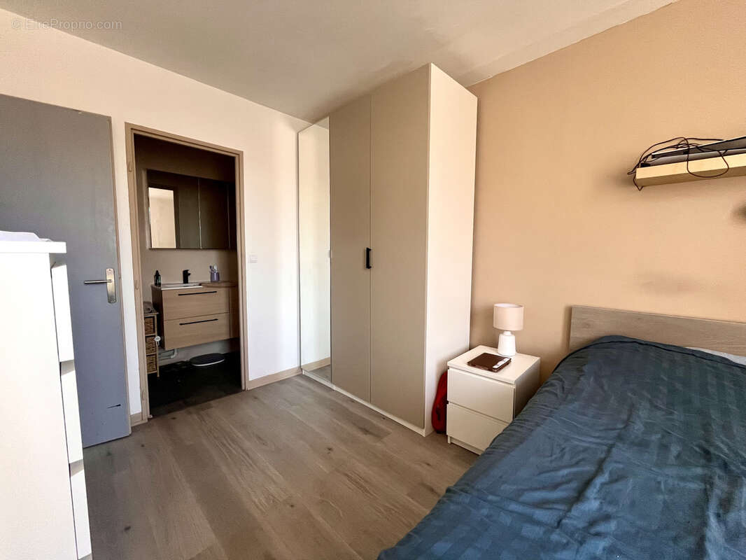 Appartement à CARROS