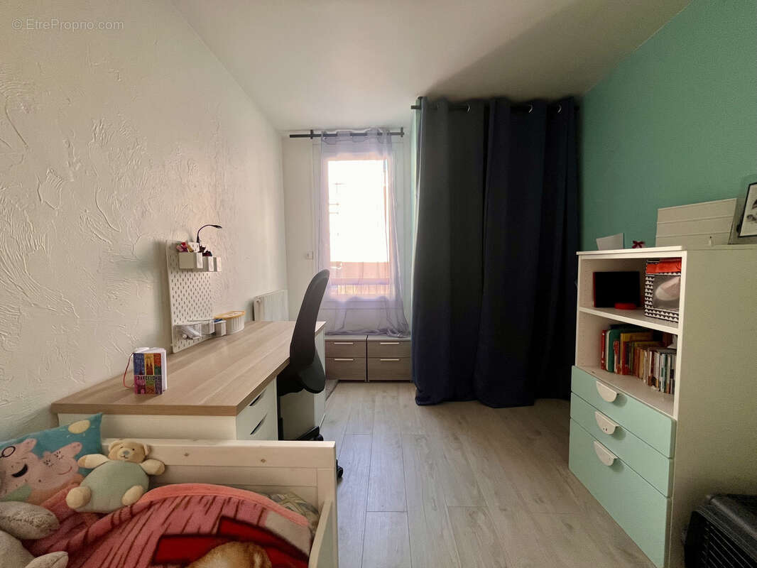 Appartement à CARROS