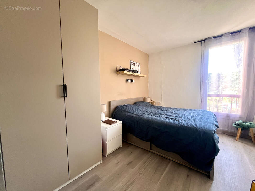 Appartement à CARROS