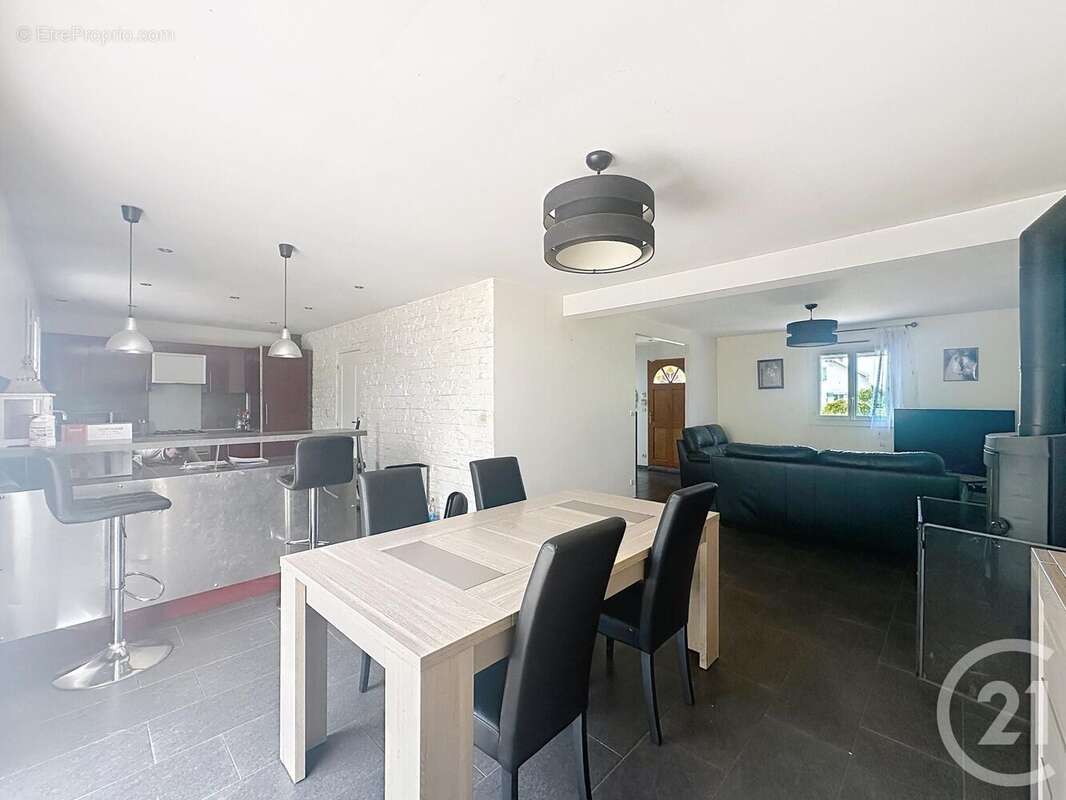 Maison à VARENNES-SUR-SEINE