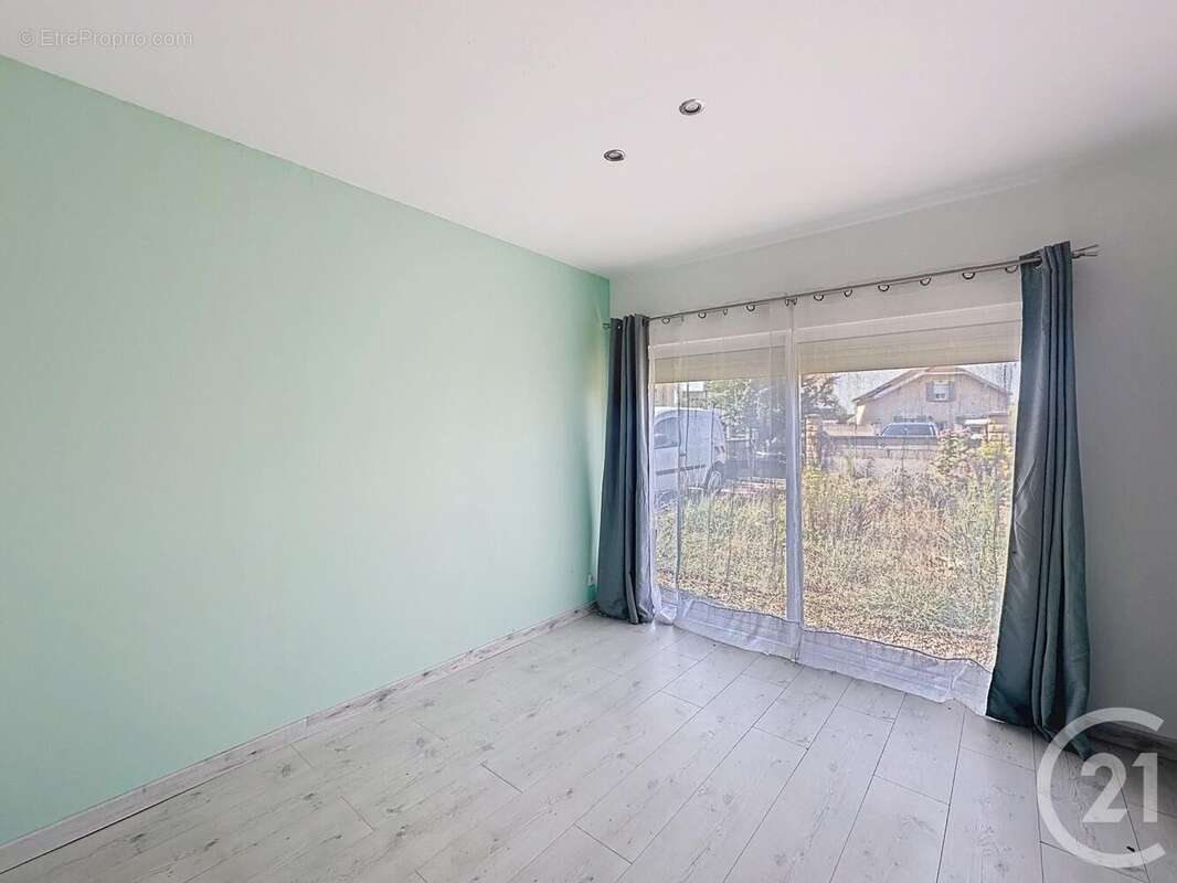 Maison à VARENNES-SUR-SEINE