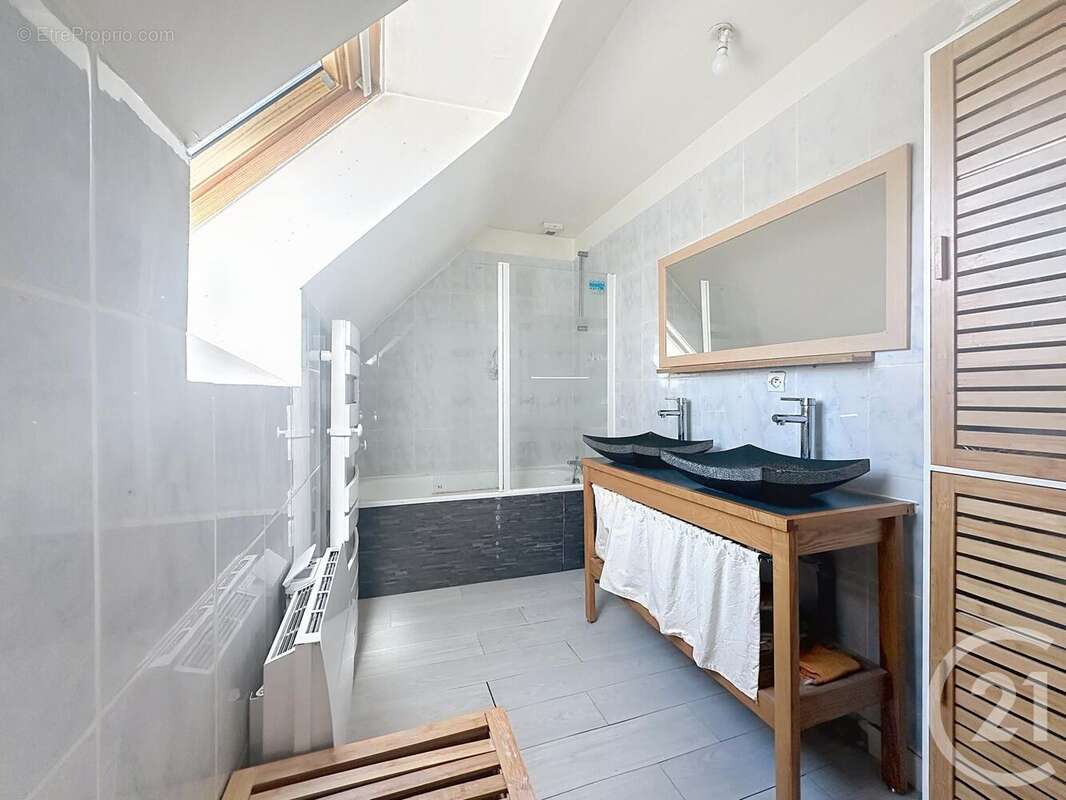 Maison à VARENNES-SUR-SEINE