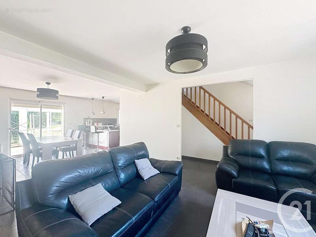 Maison à VARENNES-SUR-SEINE