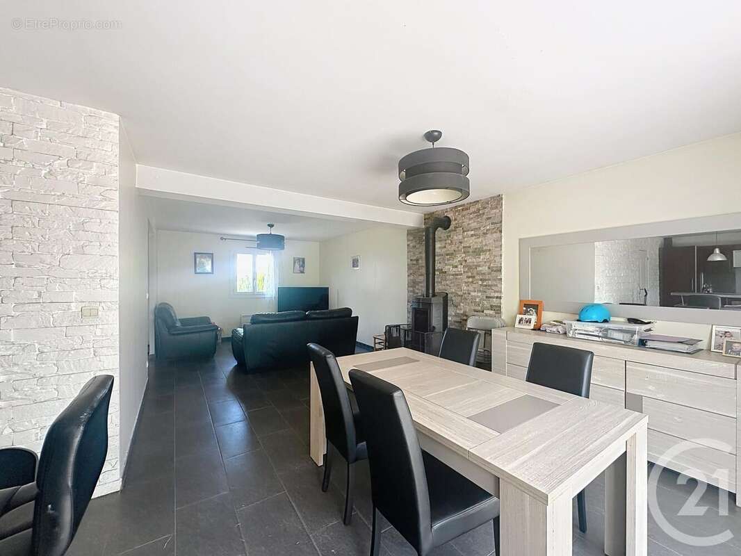 Maison à VARENNES-SUR-SEINE