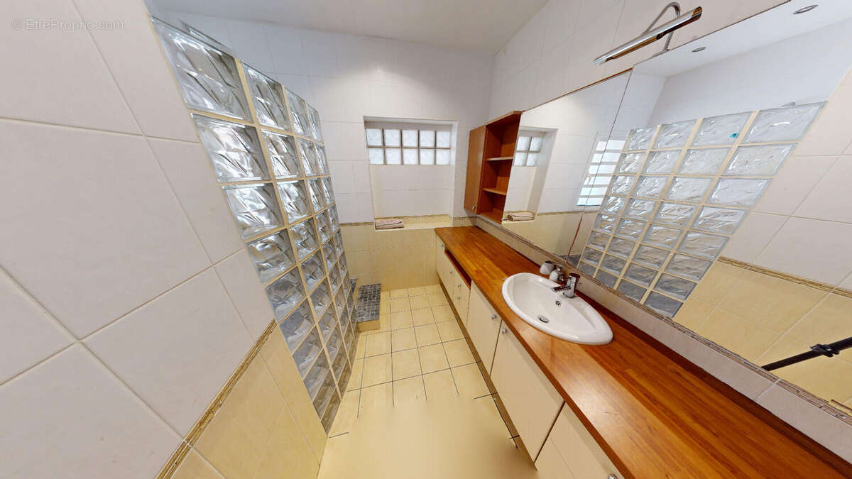 Maison à SAINT-DENIS