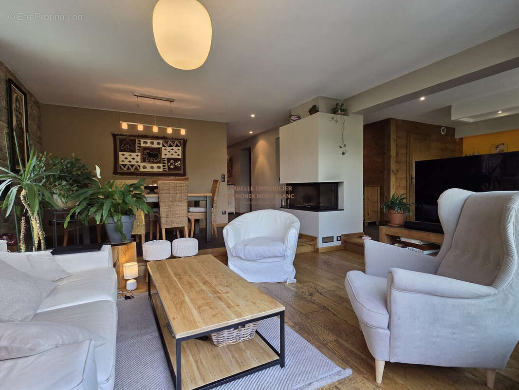 Salon cosy / Vente Chamonix - Appartement à CHAMONIX-MONT-BLANC