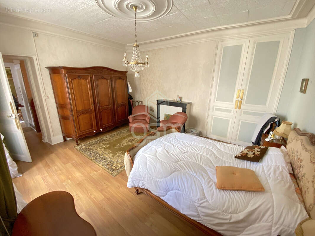 Maison à SAINTE-MAURE-DE-TOURAINE