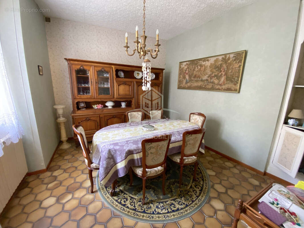 Maison à SAINTE-MAURE-DE-TOURAINE