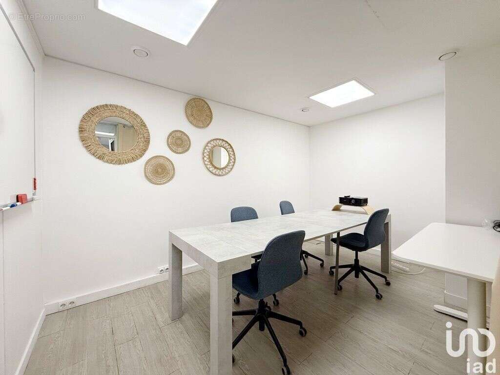 Photo 3 - Commerce à PARIS-7E