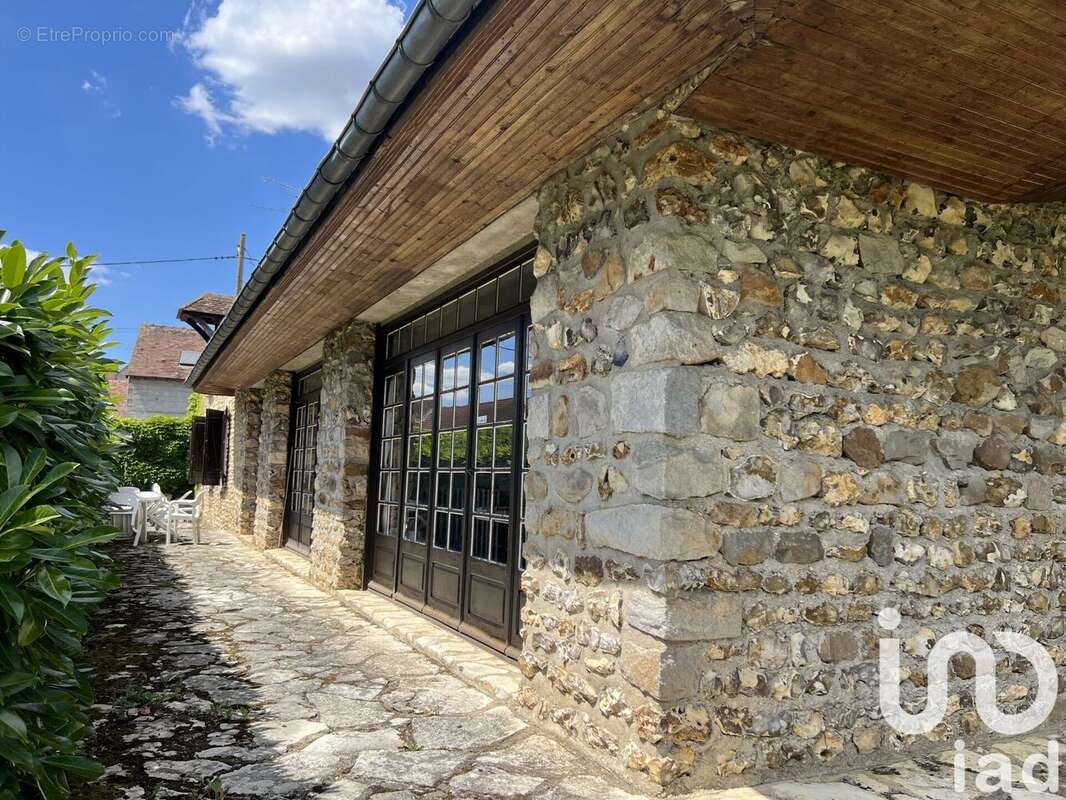 Photo 2 - Maison à LES BORDES