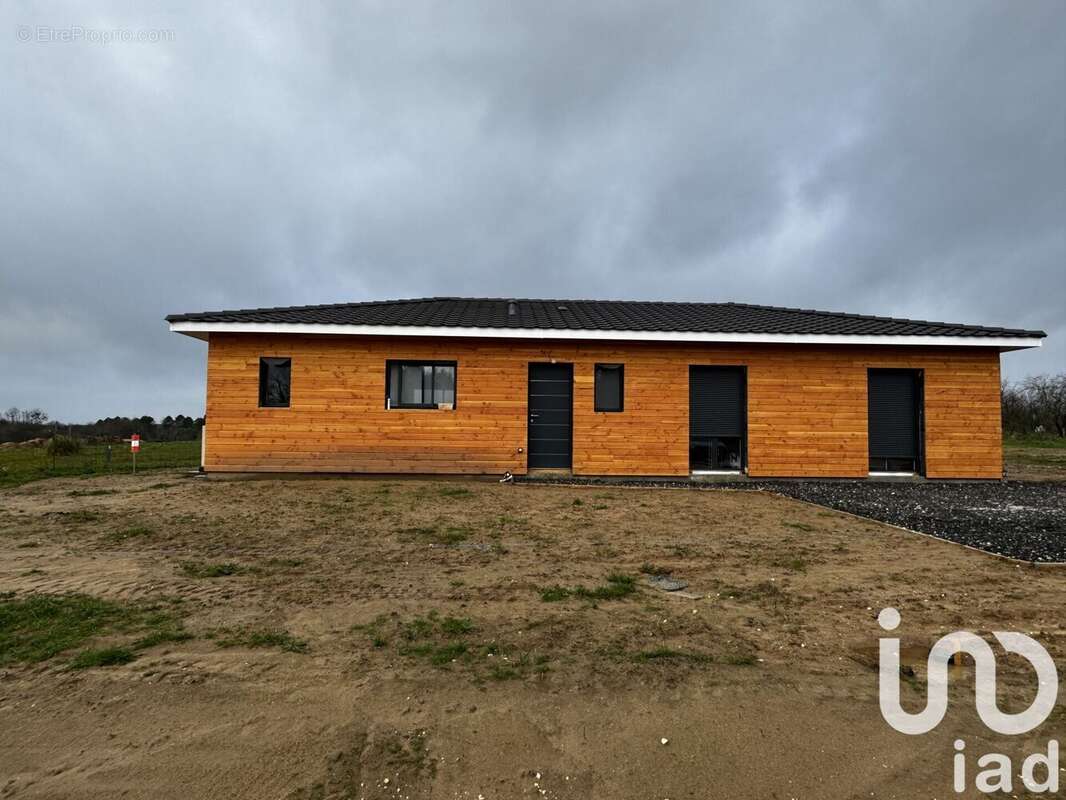 Photo 2 - Terrain à MONTENDRE