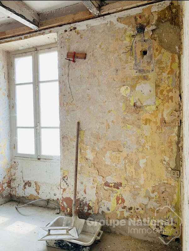 Appartement à BAGNOLS-SUR-CEZE