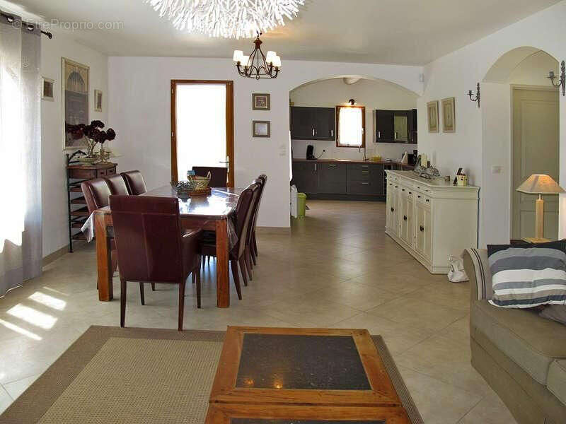 Maison à GOUDARGUES