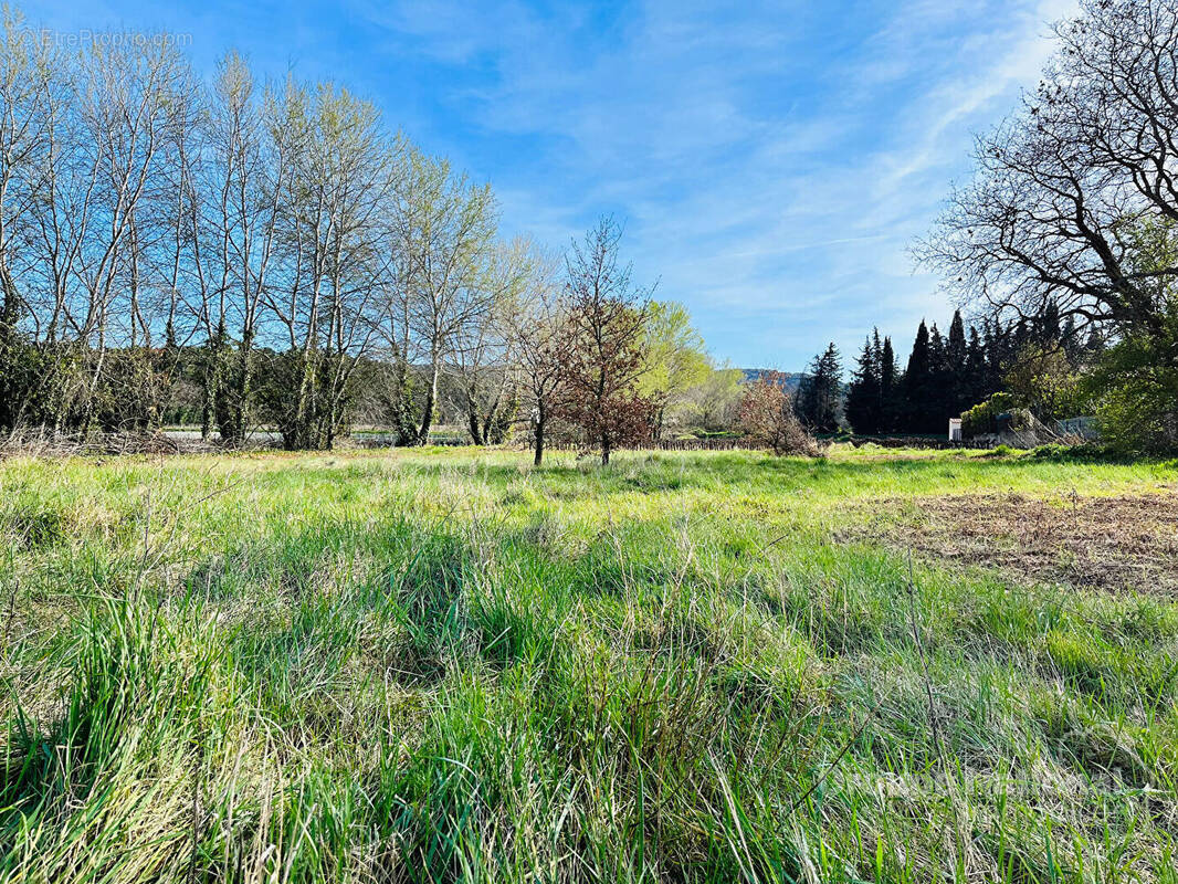 Terrain à SAINT-PAUL-LES-FONTS