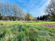 Terrain à SAINT-PAUL-LES-FONTS