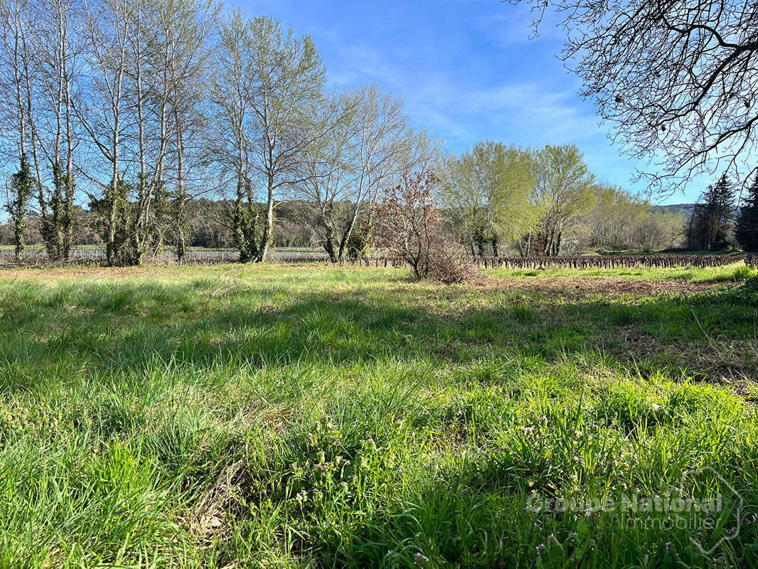 Terrain à SAINT-PAUL-LES-FONTS