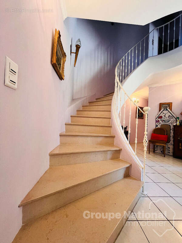 Maison à BAGNOLS-SUR-CEZE