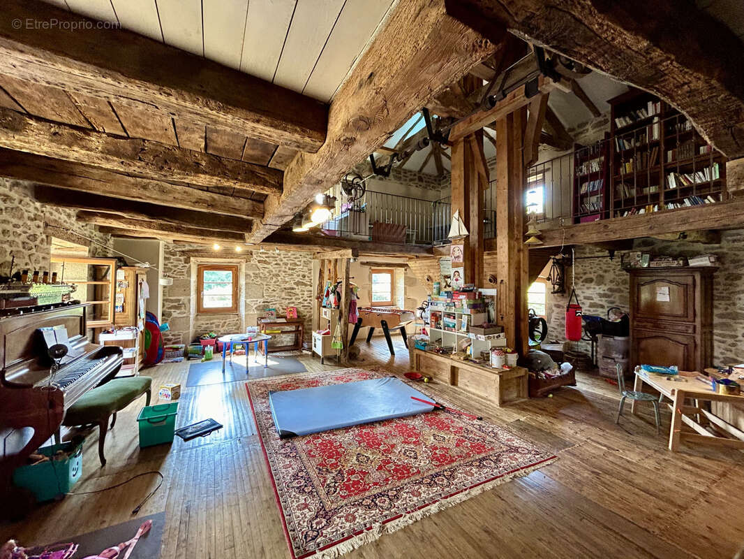 Maison à VERNEUIL-SUR-VIENNE