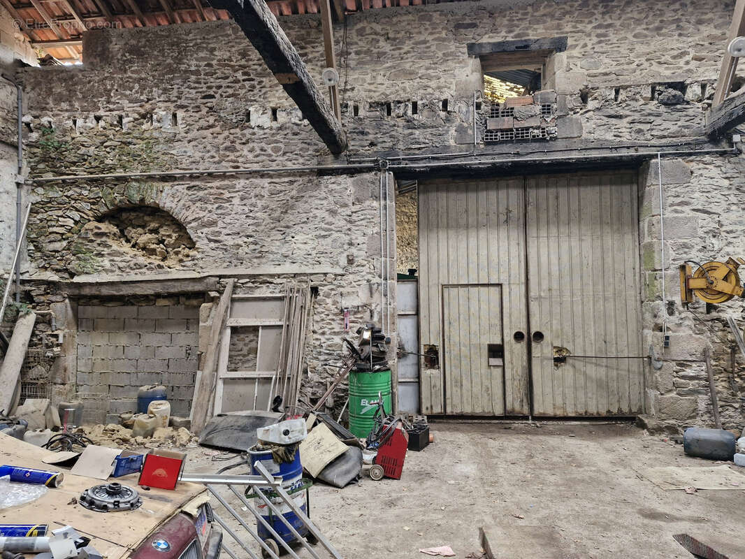 Commerce à BESSINES-SUR-GARTEMPE