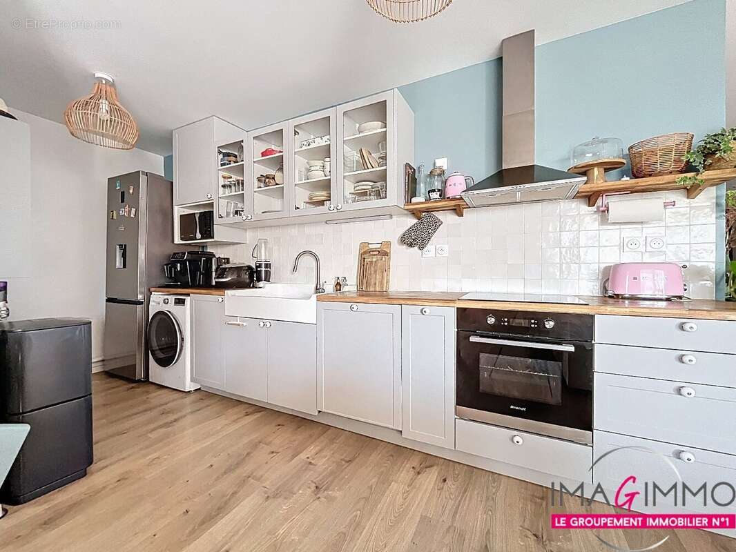 Appartement à MAUGUIO