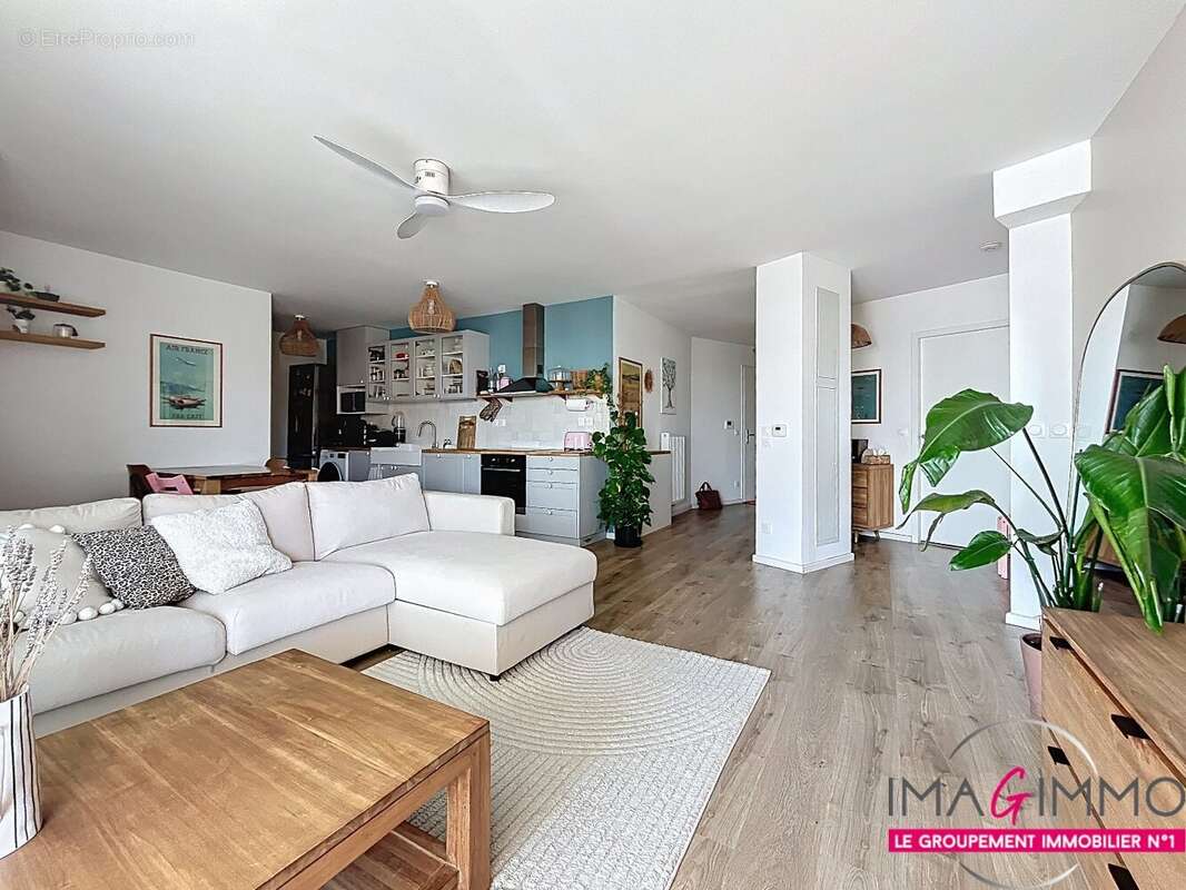 Appartement à MAUGUIO