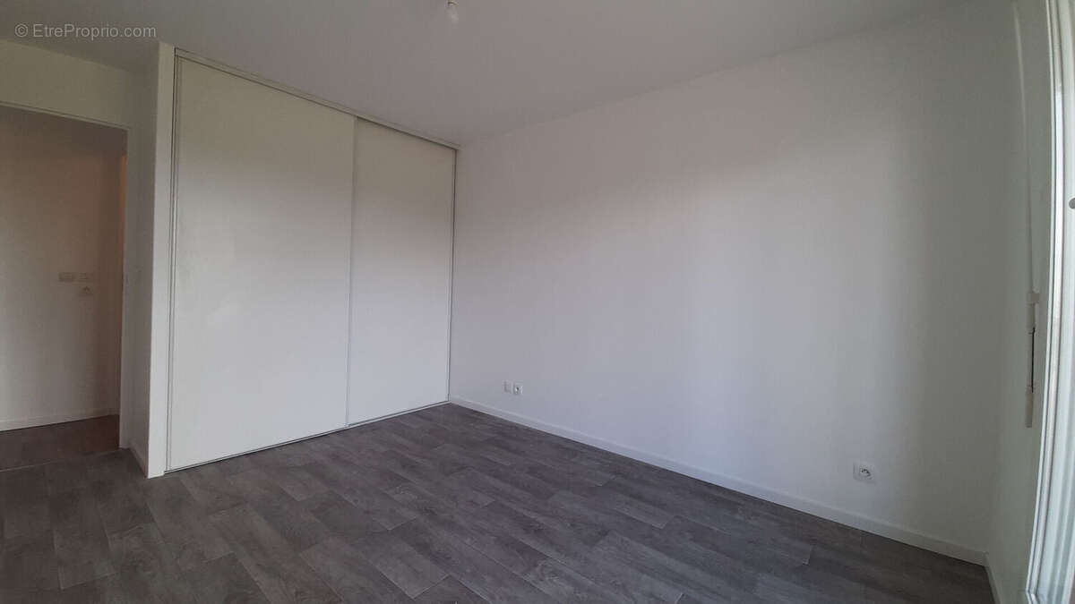 Appartement à VAL-DE-REUIL