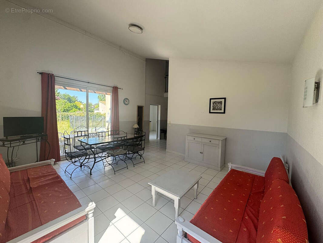 Maison à SAINT-SATURNIN-LES-AVIGNON