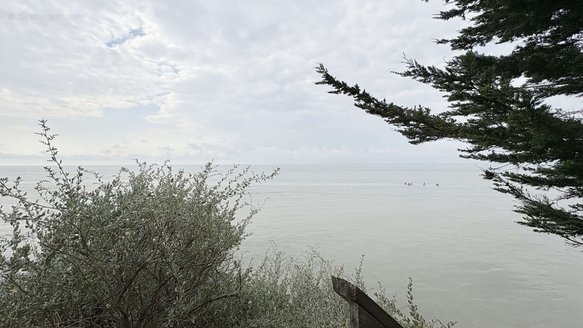 Appartement à MESCHERS-SUR-GIRONDE