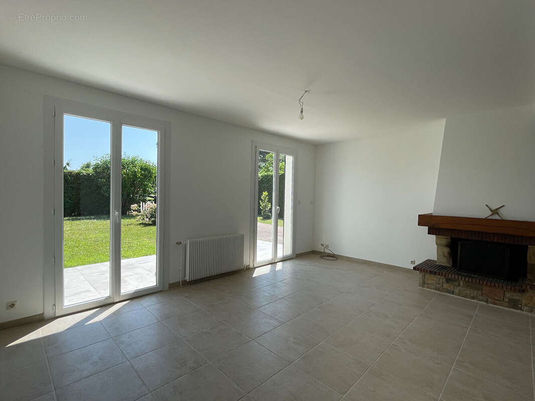 Maison à LA SAUSSAYE