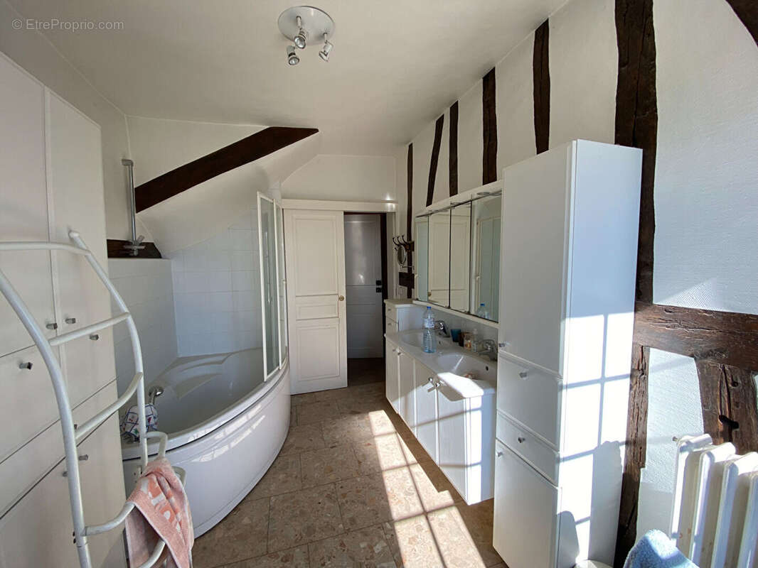 Maison à LA SAUSSAYE