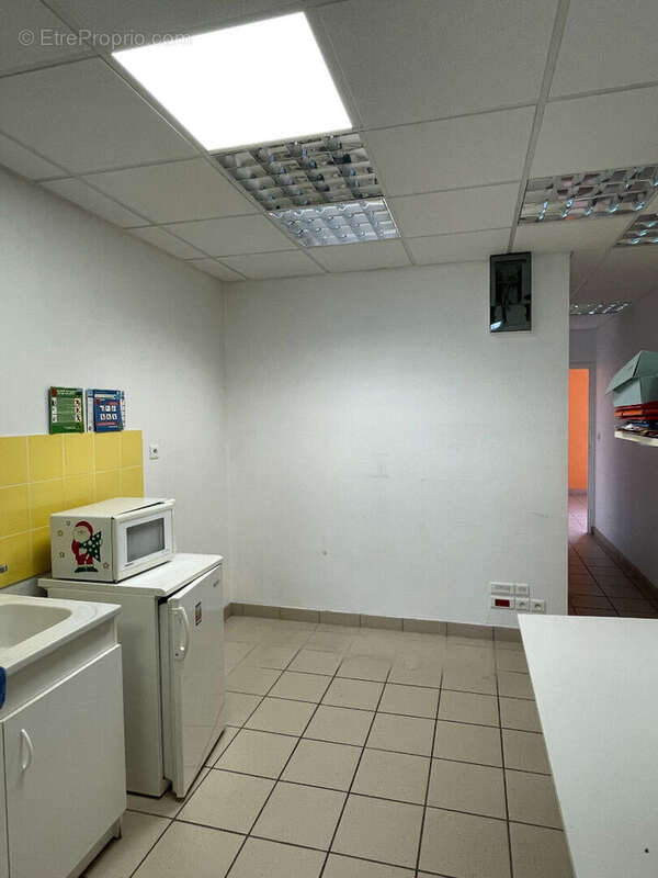 Commerce à SAINT-AUBIN-LES-ELBEUF