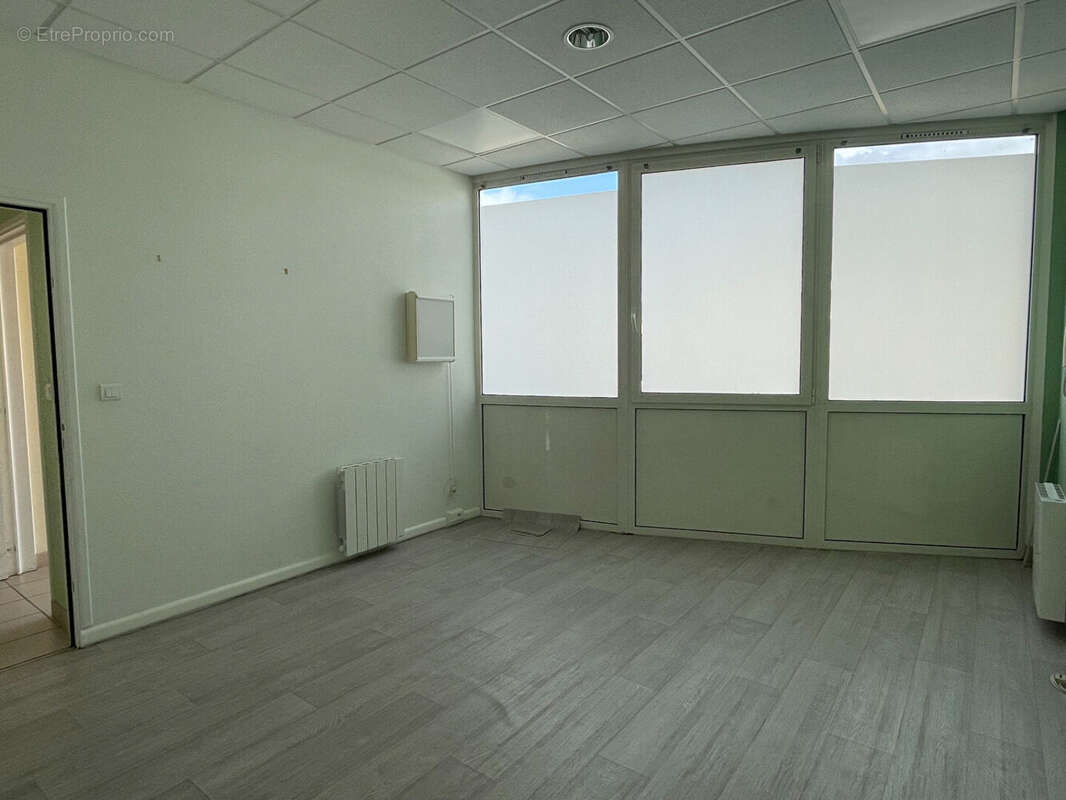 Commerce à SAINT-AUBIN-LES-ELBEUF