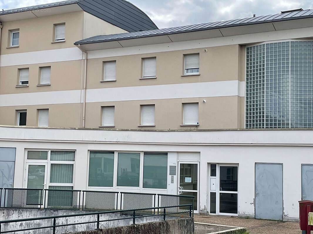 Commerce à SAINT-AUBIN-LES-ELBEUF