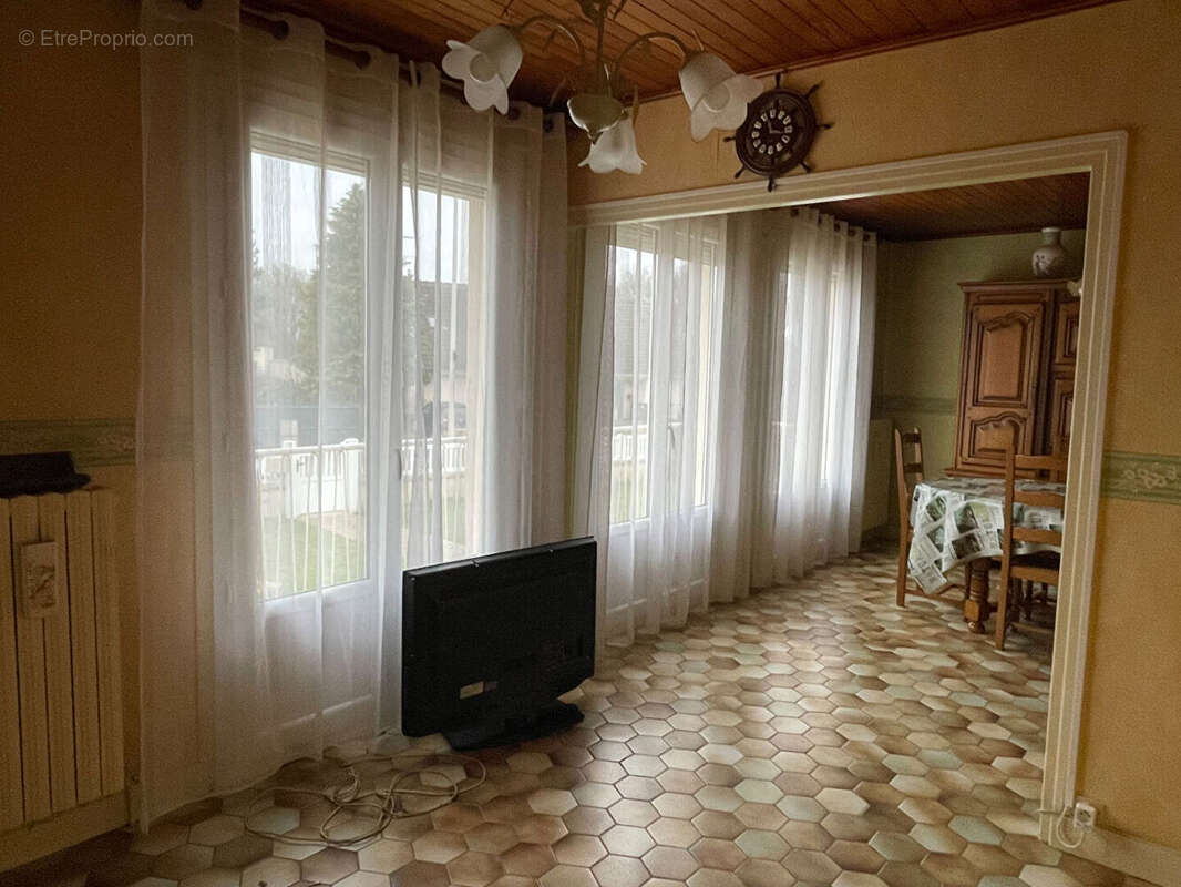 Maison à LA SAUSSAYE