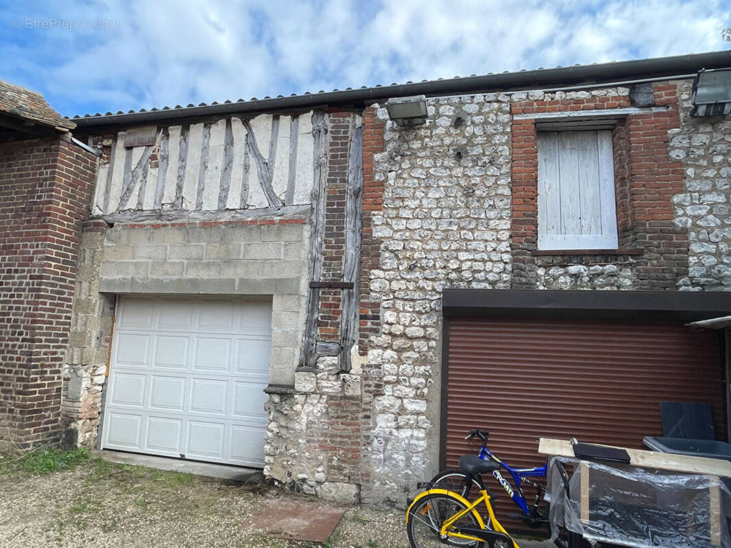 Parking à SAINT-AUBIN-LES-ELBEUF