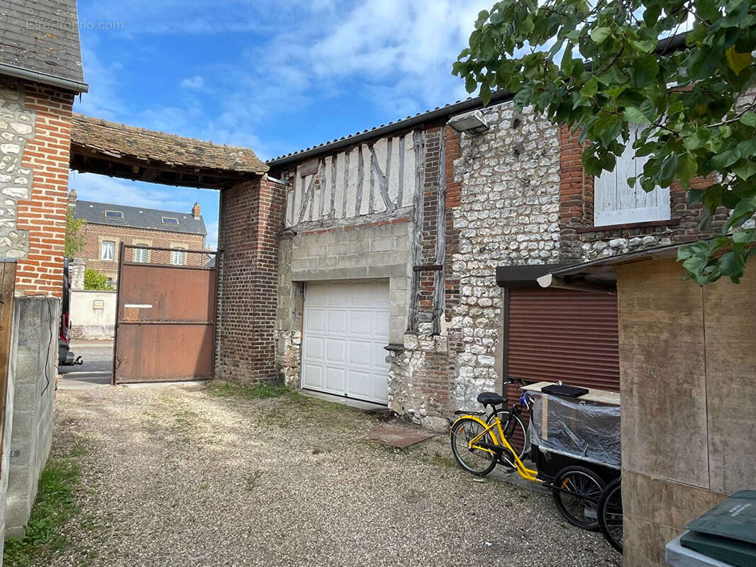 Parking à SAINT-AUBIN-LES-ELBEUF