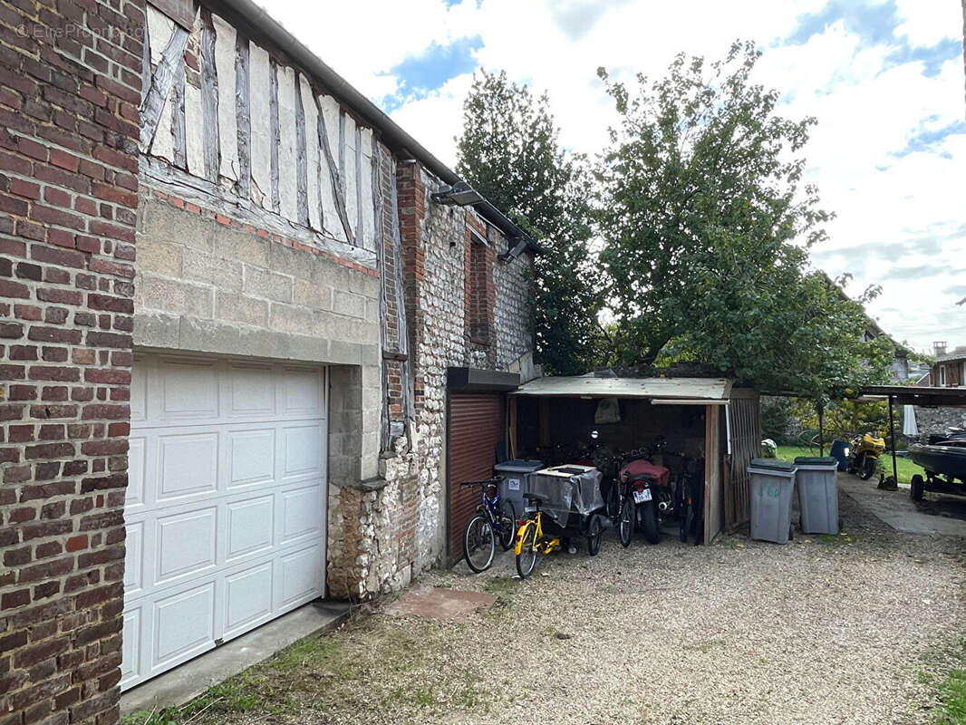 Parking à SAINT-AUBIN-LES-ELBEUF