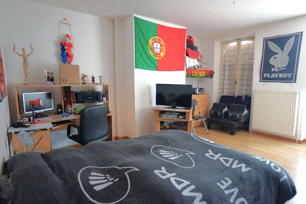 Maison à AILLANT-SUR-THOLON