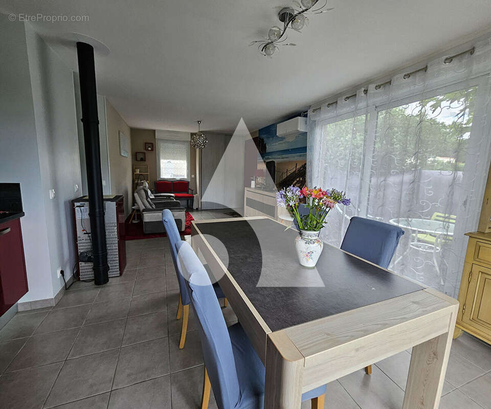 Maison à LES MATHES