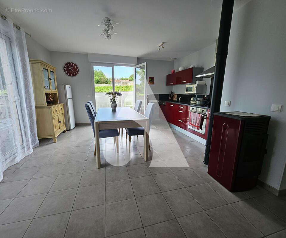 Maison à LES MATHES