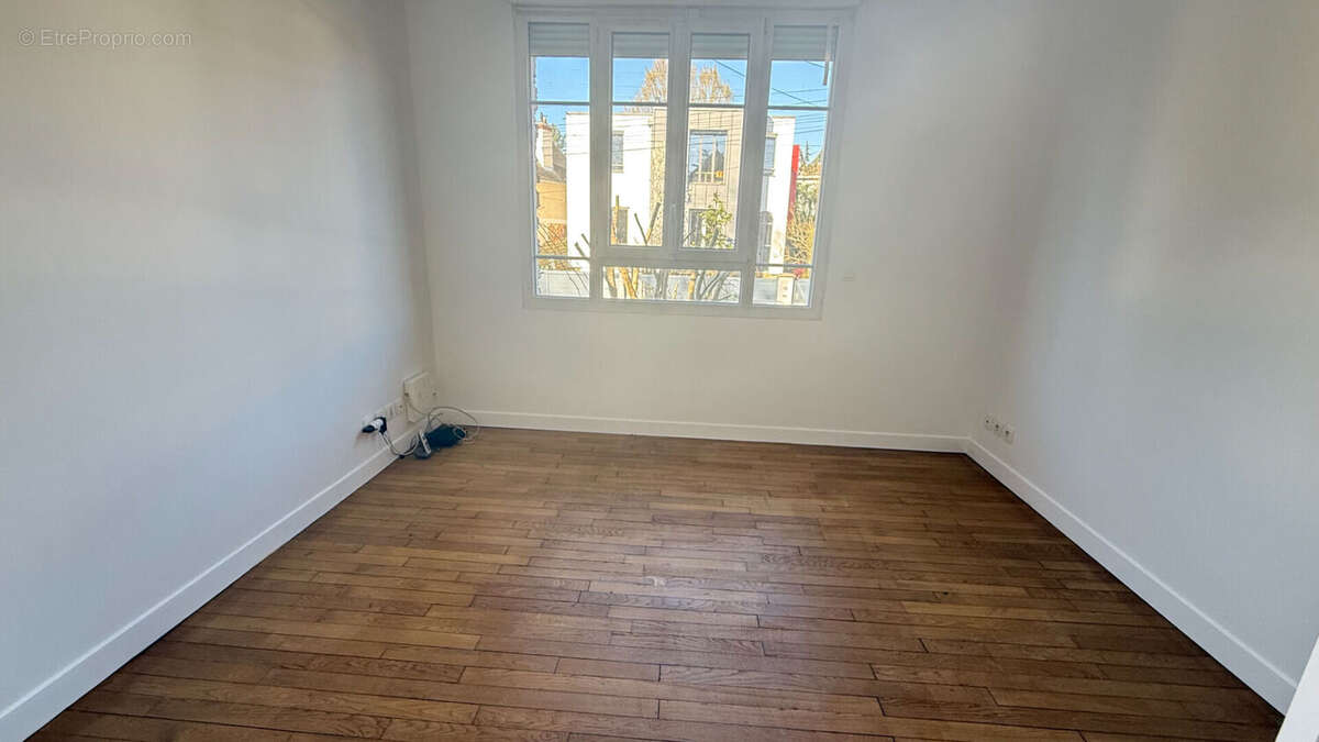 Maison à VERRIERES-LE-BUISSON