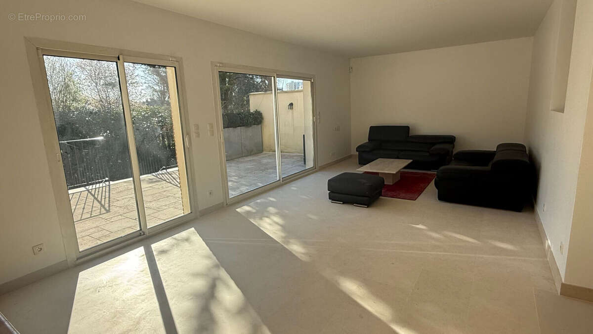 Maison à VERRIERES-LE-BUISSON