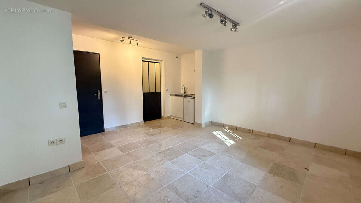 Maison à VERRIERES-LE-BUISSON