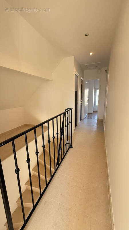 Maison à VERRIERES-LE-BUISSON