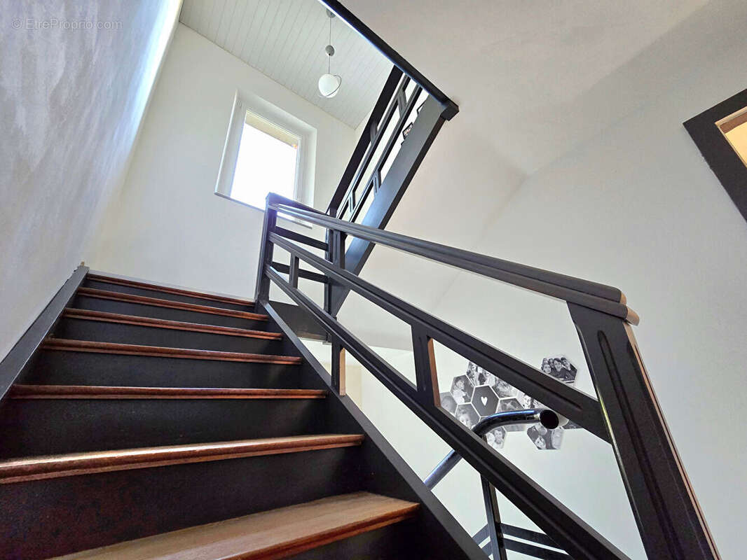 Maison à AZERAILLES