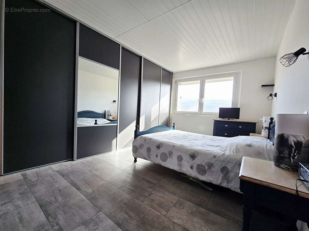 Maison à AZERAILLES