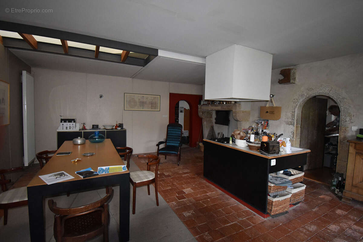 Maison à VARENNES-VAUZELLES