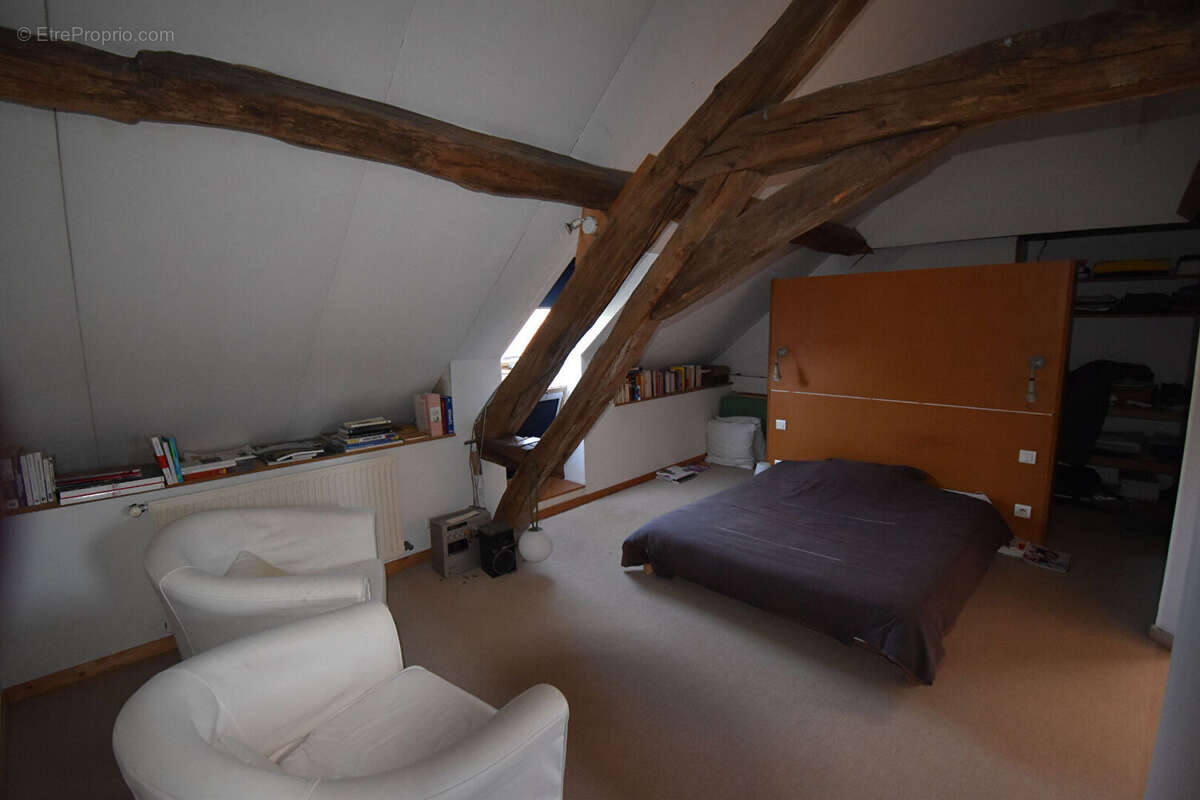 Maison à VARENNES-VAUZELLES